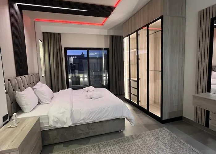 Gray Luxury Adults Only فيلة