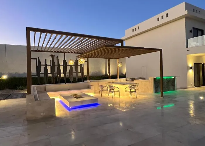 Gray Luxury Adults Only فيلة *